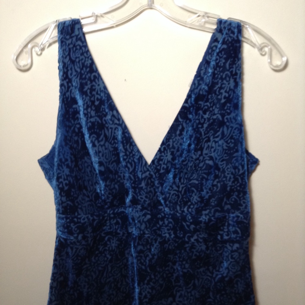 Inc -Blue/Green velvet sleeveless top